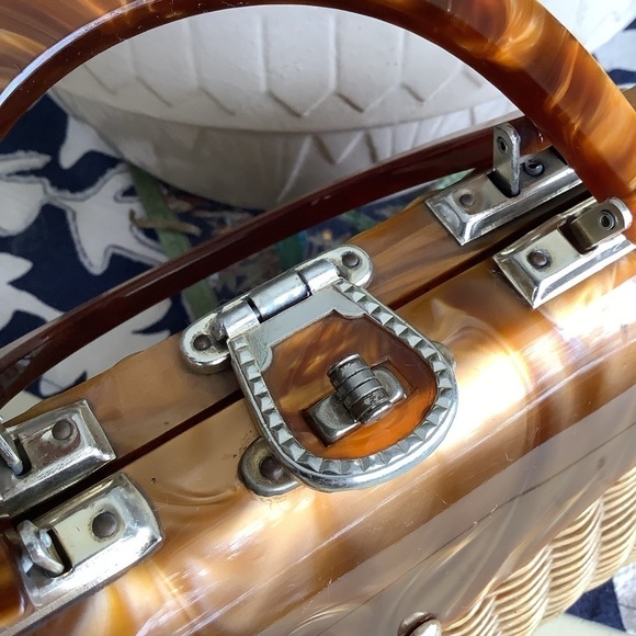 1950’s 60’s Vintage Wicker & Lucite Handbag Purse - Picture 5 of 10